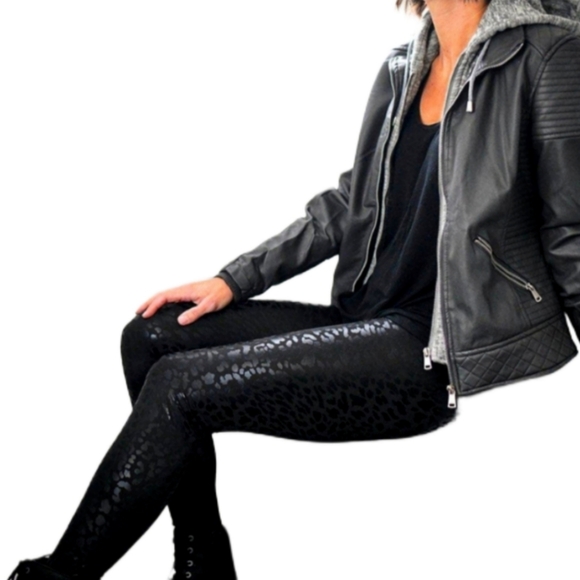 NWT Black High Waist Wide Waistband Leopard Print Leggings, 2XL - Picture 2 of 5